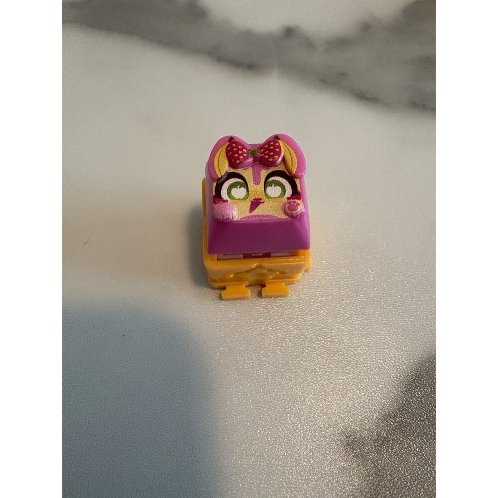 Clickeez Series 2 #84 @berry 3banana Uncommon